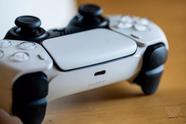 Американские журналисты и блогеры начали публиковать первые распаковки PlayStation 5 и сравнивать новую консоль Sony с Xbox Series X/S и PS4: