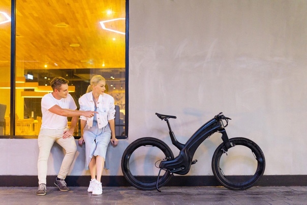 На Indiegogo показали оригинальный электрический велосипед - Beno Reevo.